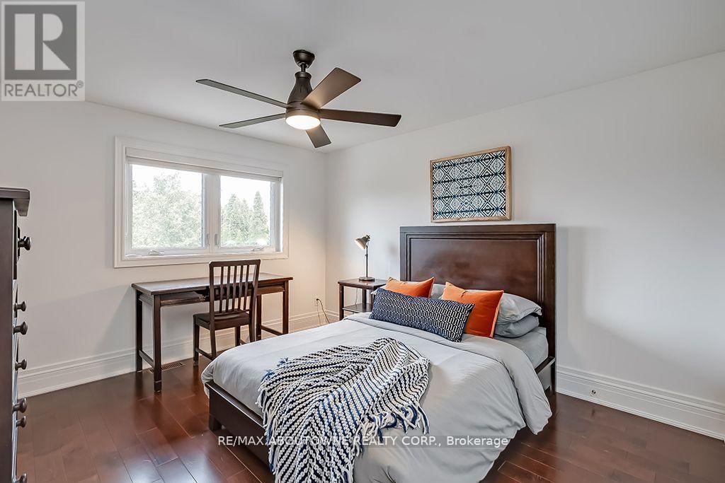 393 CLAREMONT CRESCENT Image 30
