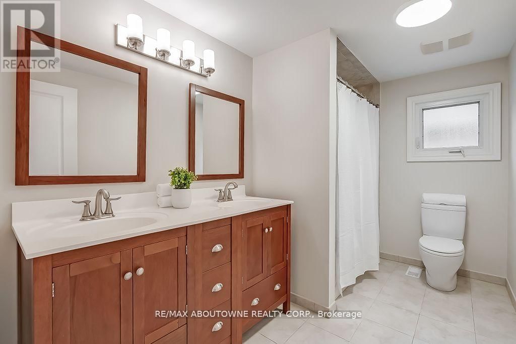 393 CLAREMONT CRESCENT Image 31