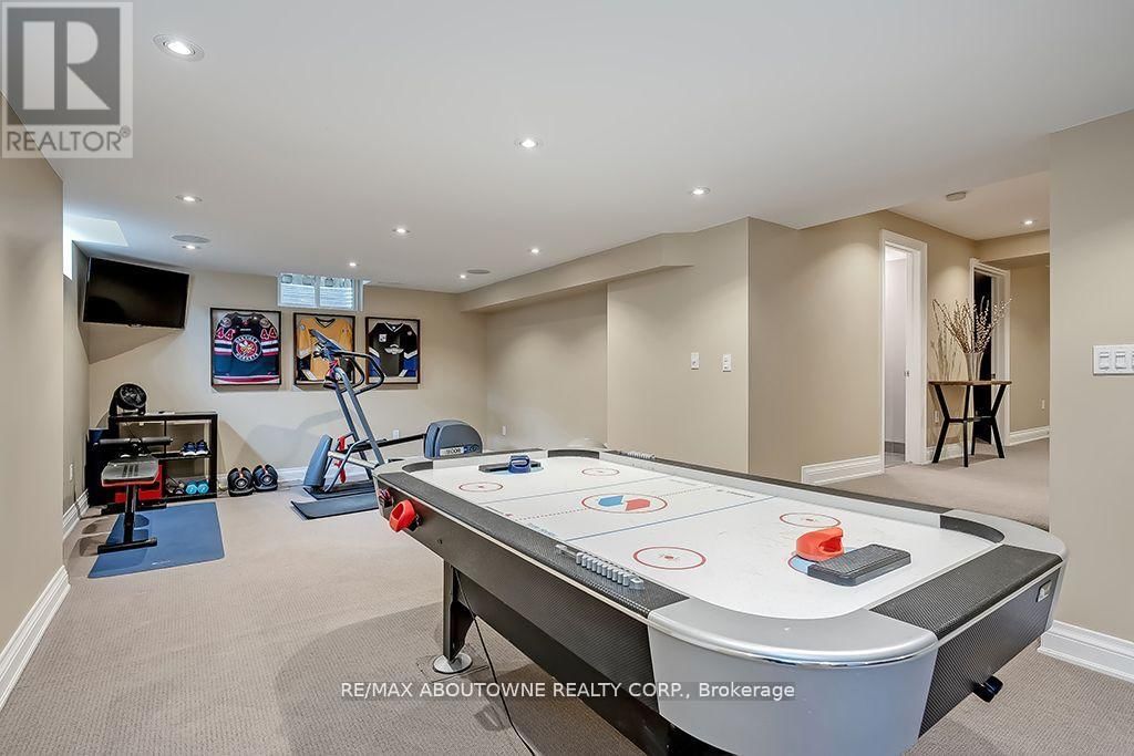 393 CLAREMONT CRESCENT Image 41