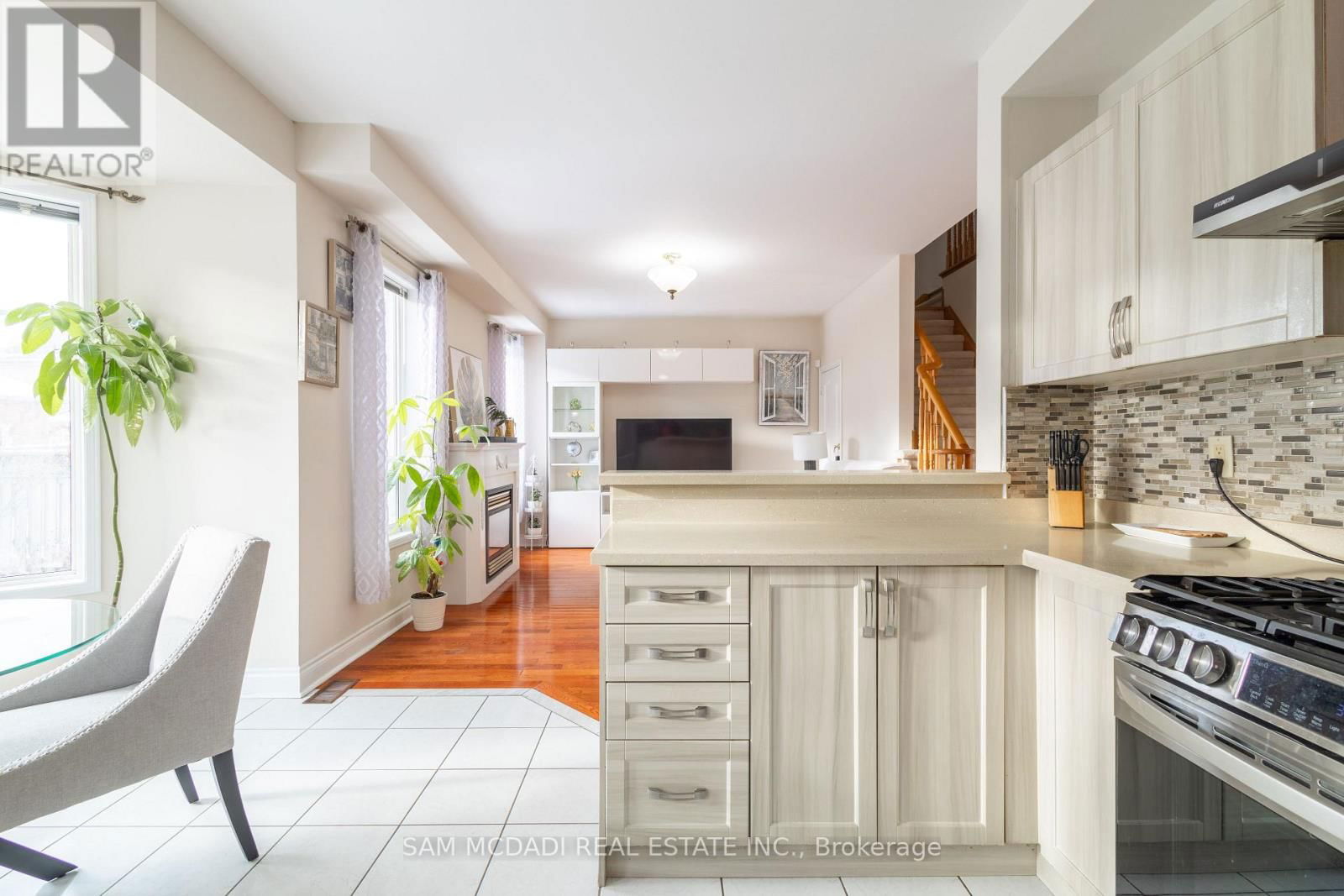 5562 KATY GATE Image 12