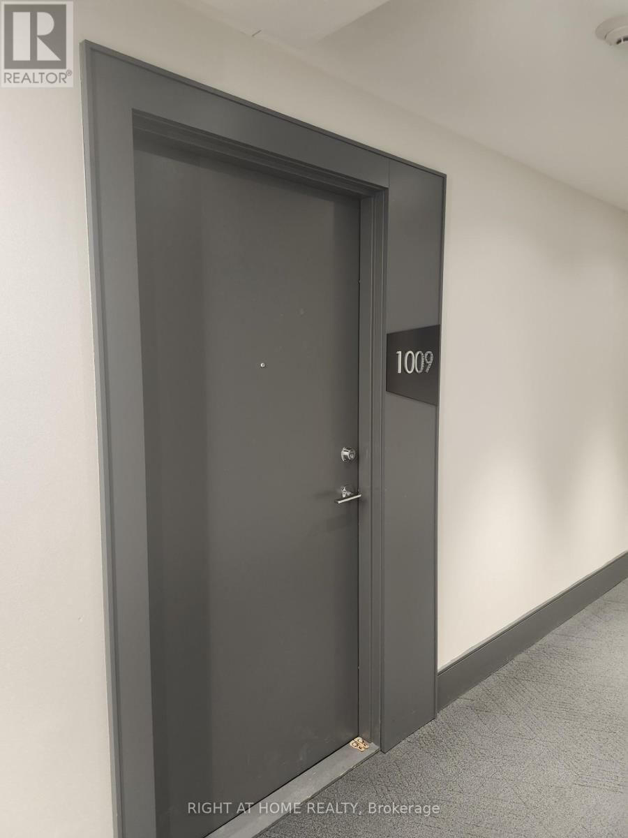 1009 - 10 DE BOERS DRIVE Image 1