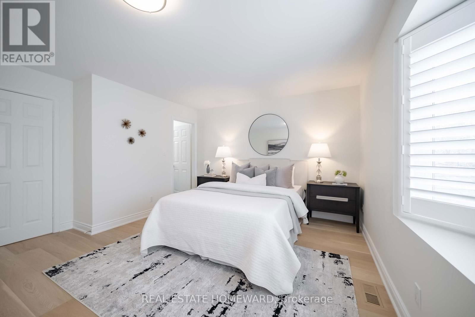 2 - 2314 MARINE DRIVE Image 18