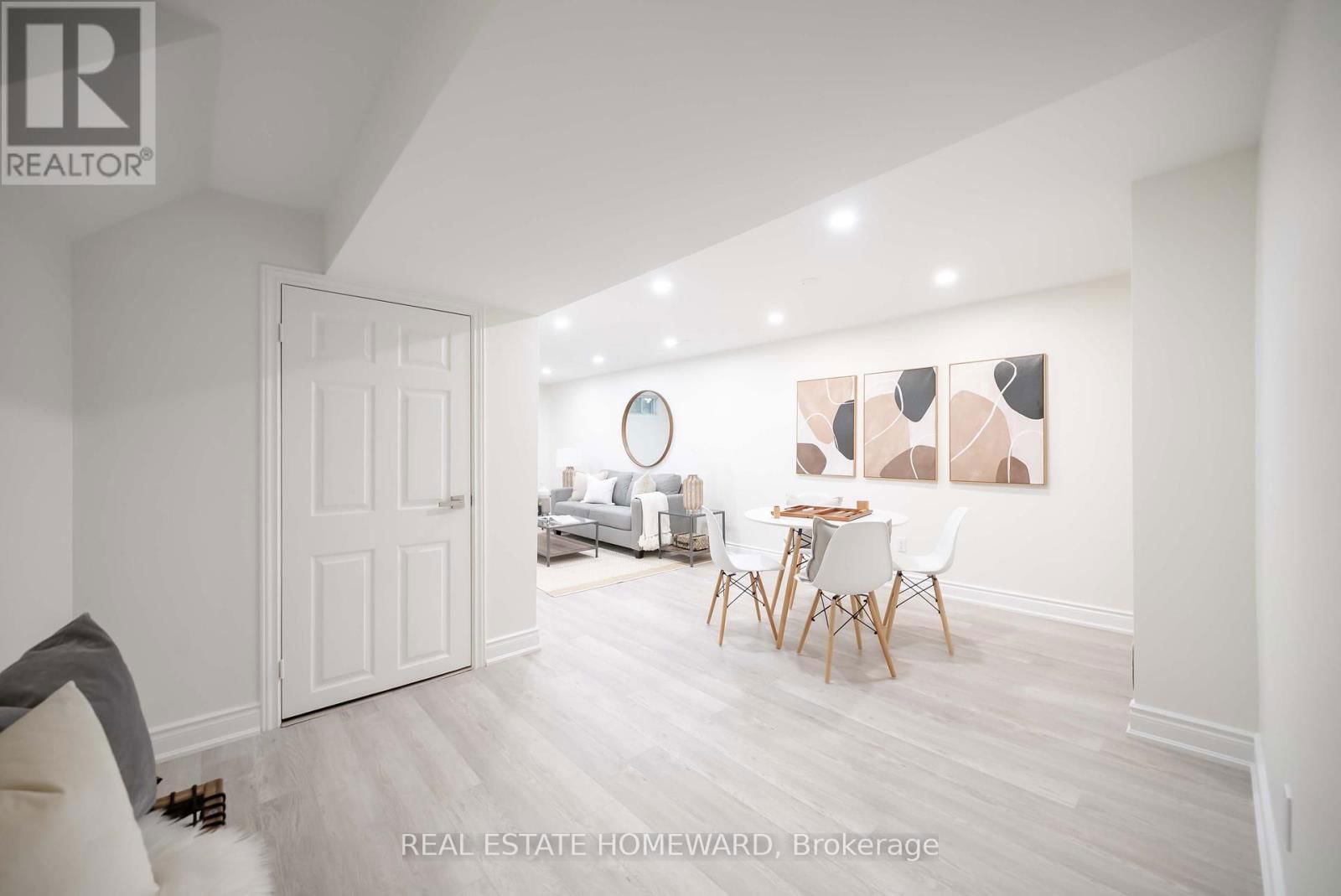 2 - 2314 MARINE DRIVE Image 28