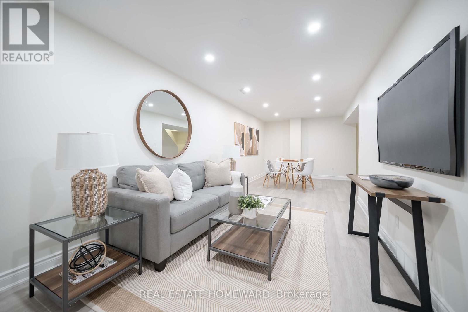 2 - 2314 MARINE DRIVE Image 31
