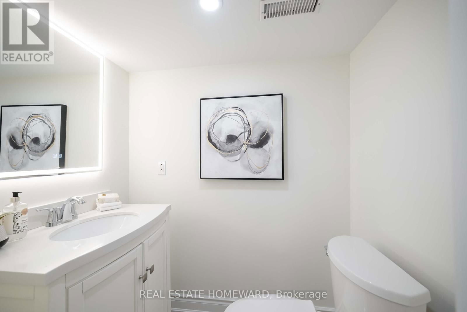 2 - 2314 MARINE DRIVE Image 32