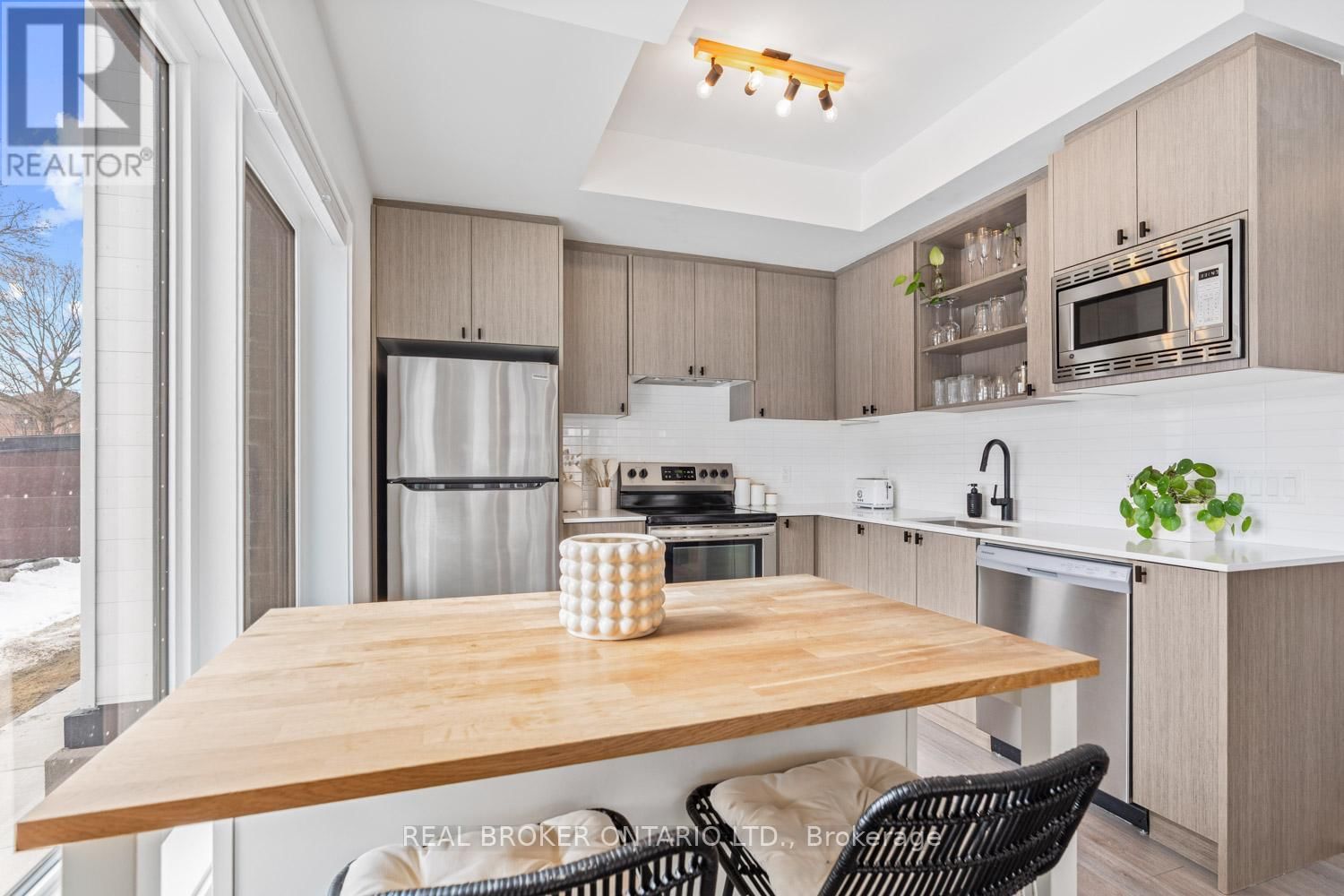 105 - 155 DOWNSVIEW PARK BOULEVARD Image 12