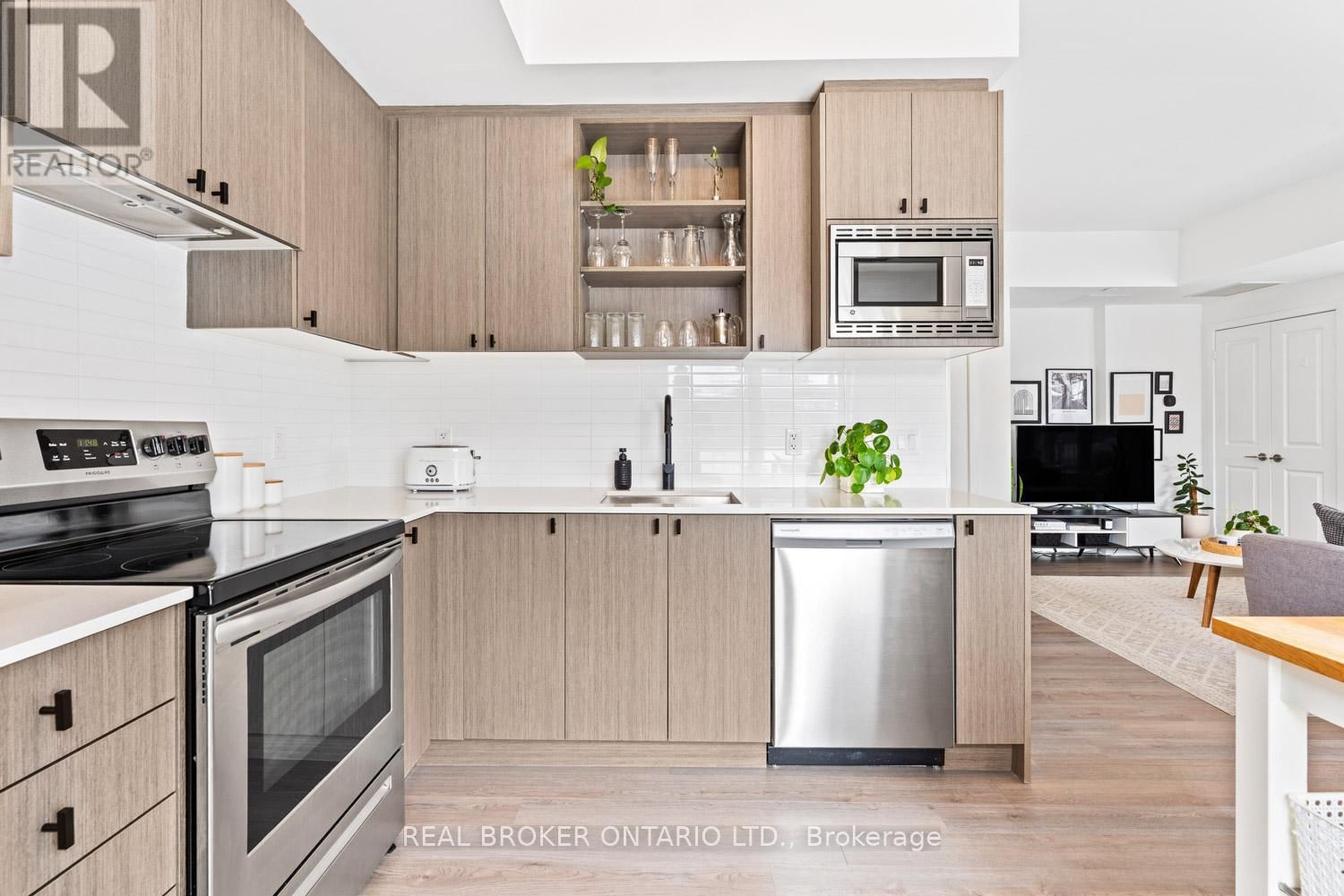 105 - 155 DOWNSVIEW PARK BOULEVARD Image 13
