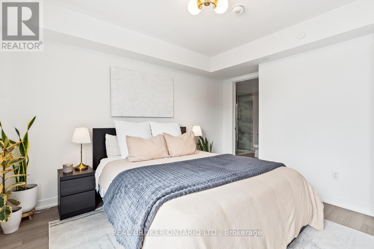 105 - 155 DOWNSVIEW PARK BOULEVARD Image 19