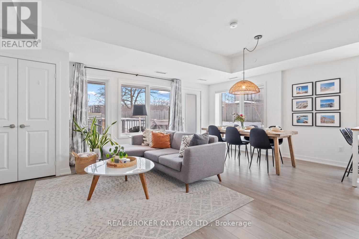 105 - 155 DOWNSVIEW PARK BOULEVARD Image 2