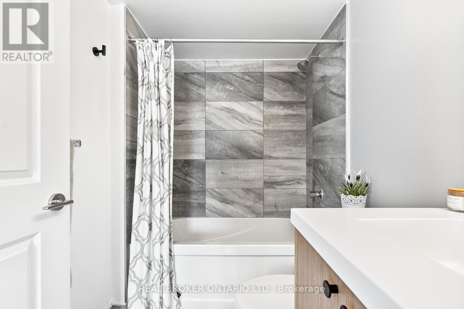105 - 155 DOWNSVIEW PARK BOULEVARD Image 29