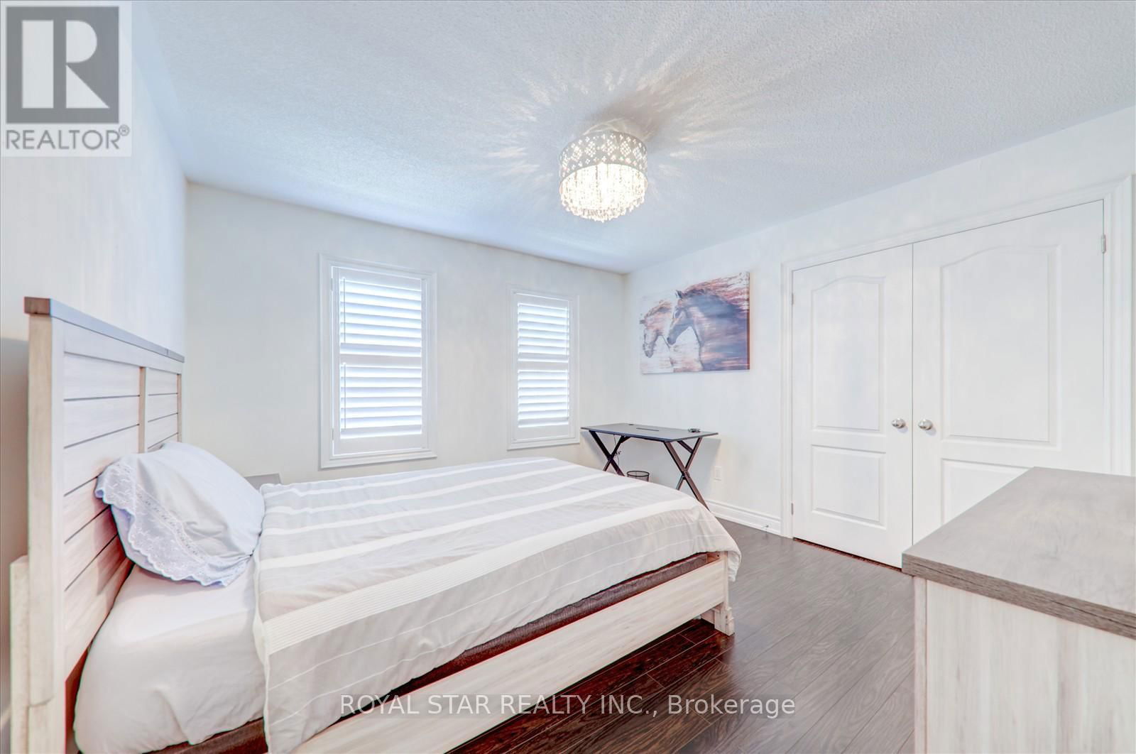 16 VETCH STREET Image 24
