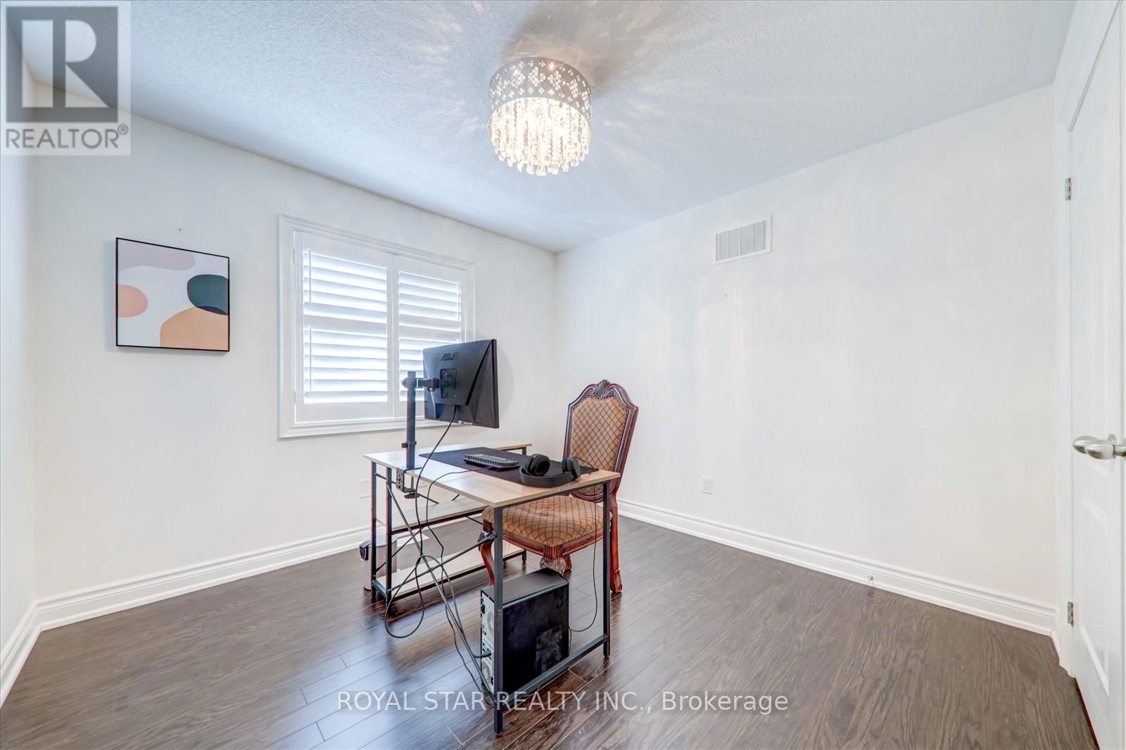 16 VETCH STREET Image 27
