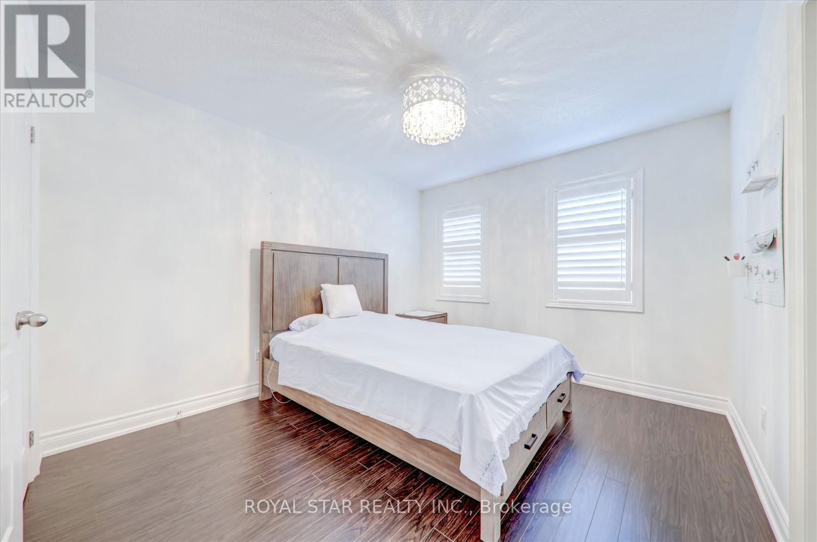 16 VETCH STREET Image 28