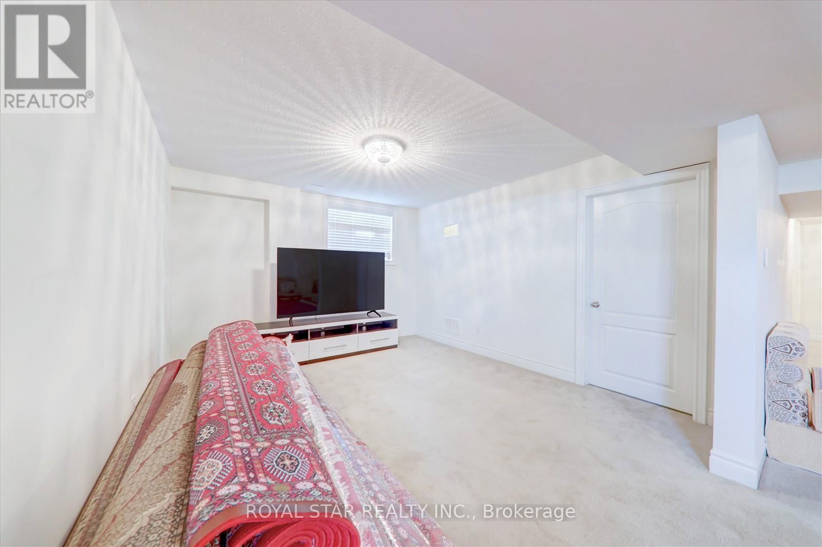 16 VETCH STREET Image 35