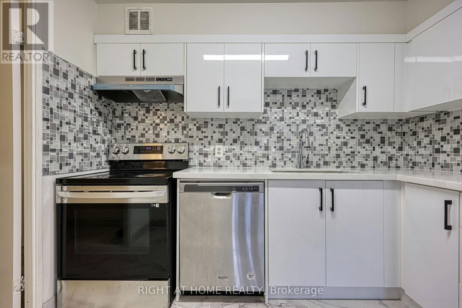 205 - 1580 MISSISSAUGA VALLEY Image 13