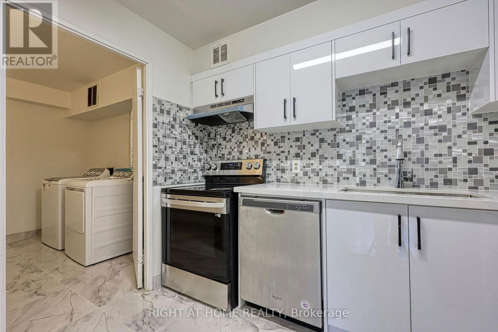 205 - 1580 MISSISSAUGA VALLEY Image 14