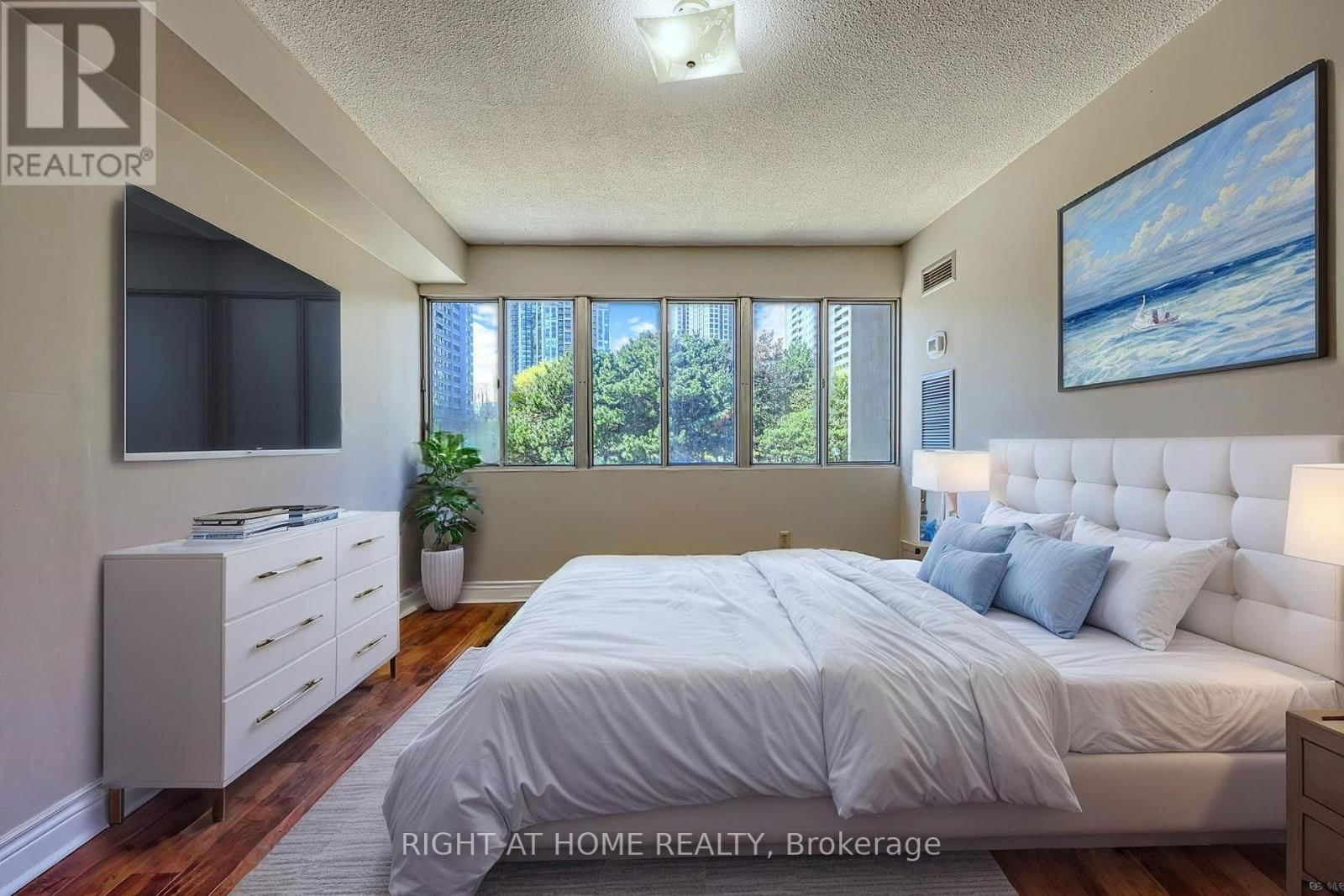 205 - 1580 MISSISSAUGA VALLEY Image 16