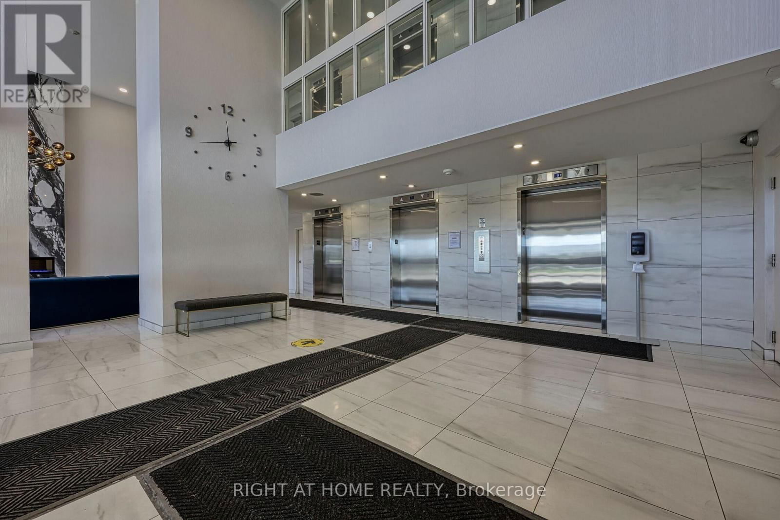 205 - 1580 MISSISSAUGA VALLEY Image 8