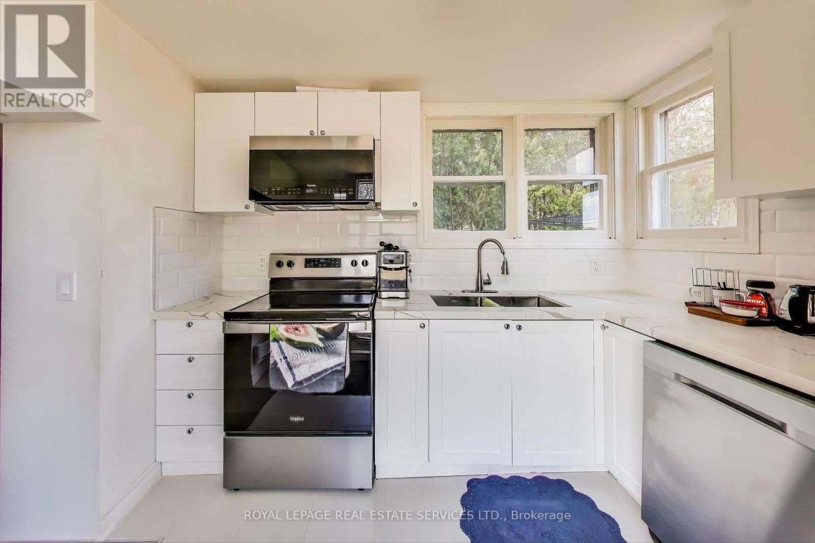 18 EWING STREET Image 17
