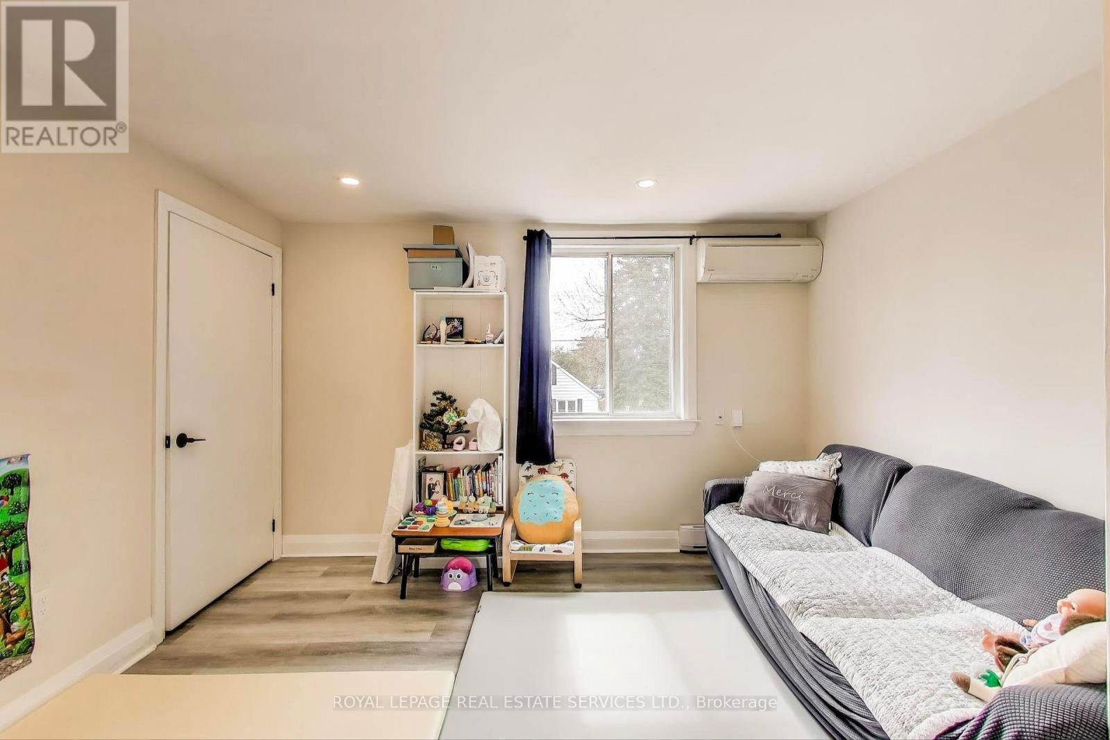 18 EWING STREET Image 31