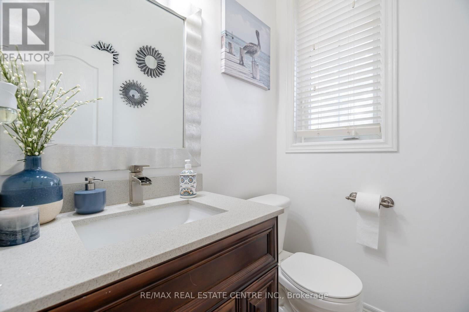 7 PRINCE EDWARD BOULEVARD Image 16