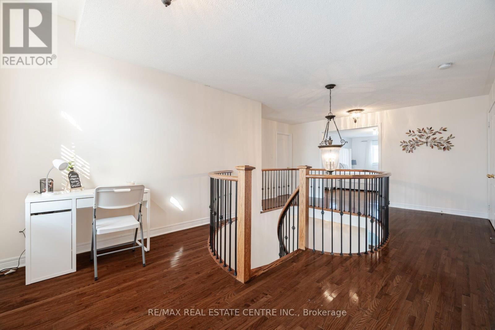 7 PRINCE EDWARD BOULEVARD Image 19