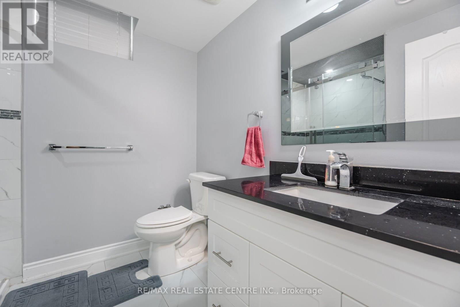 7 PRINCE EDWARD BOULEVARD Image 39