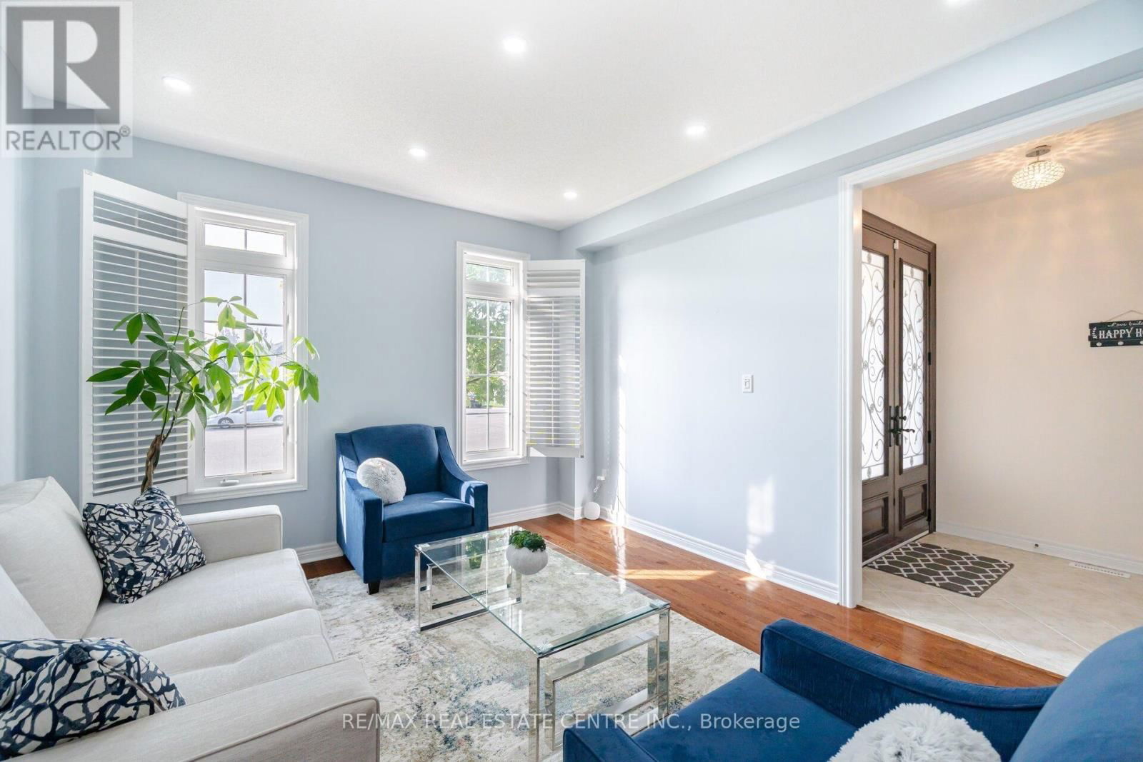 7 PRINCE EDWARD BOULEVARD Image 6