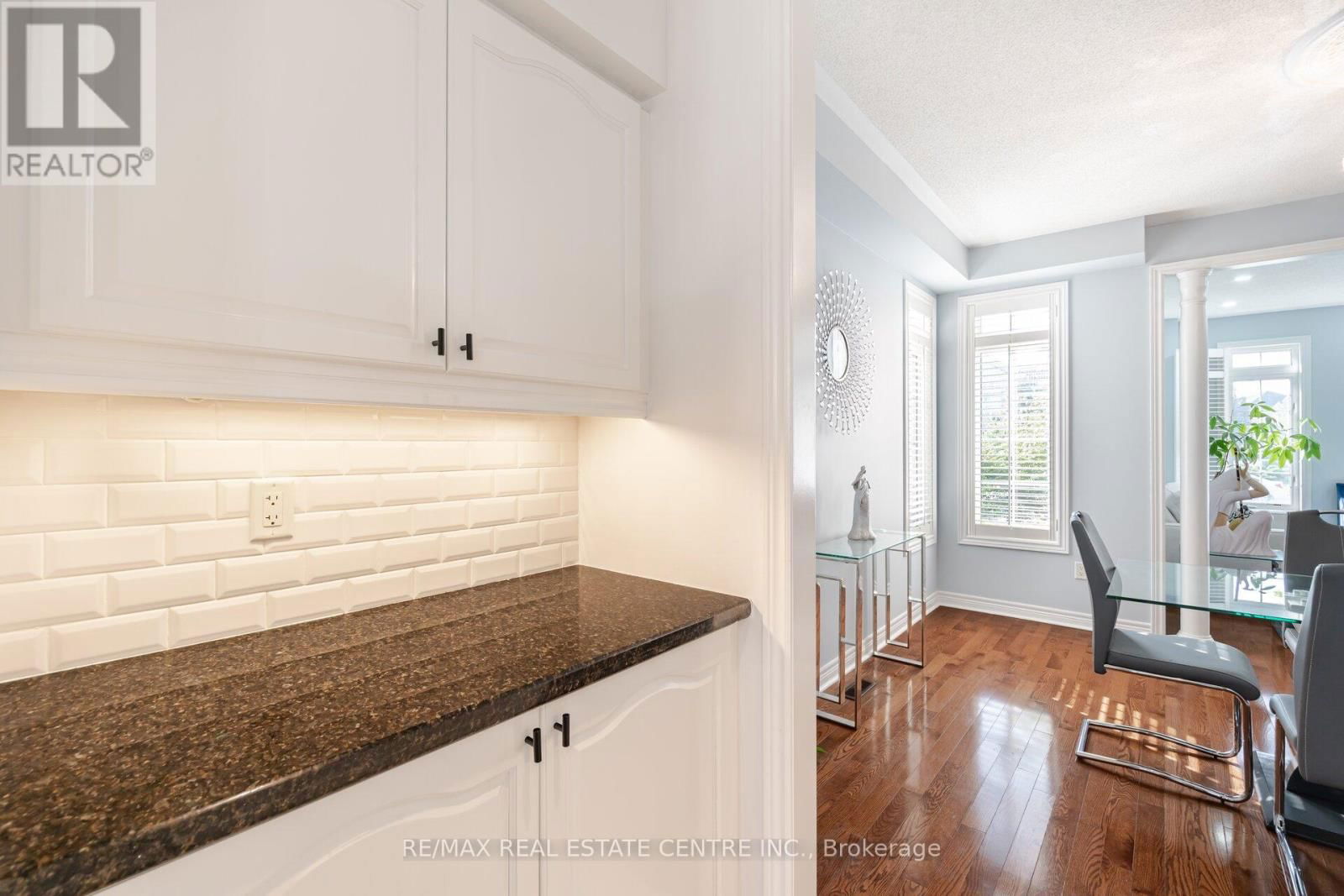 7 PRINCE EDWARD BOULEVARD Image 9