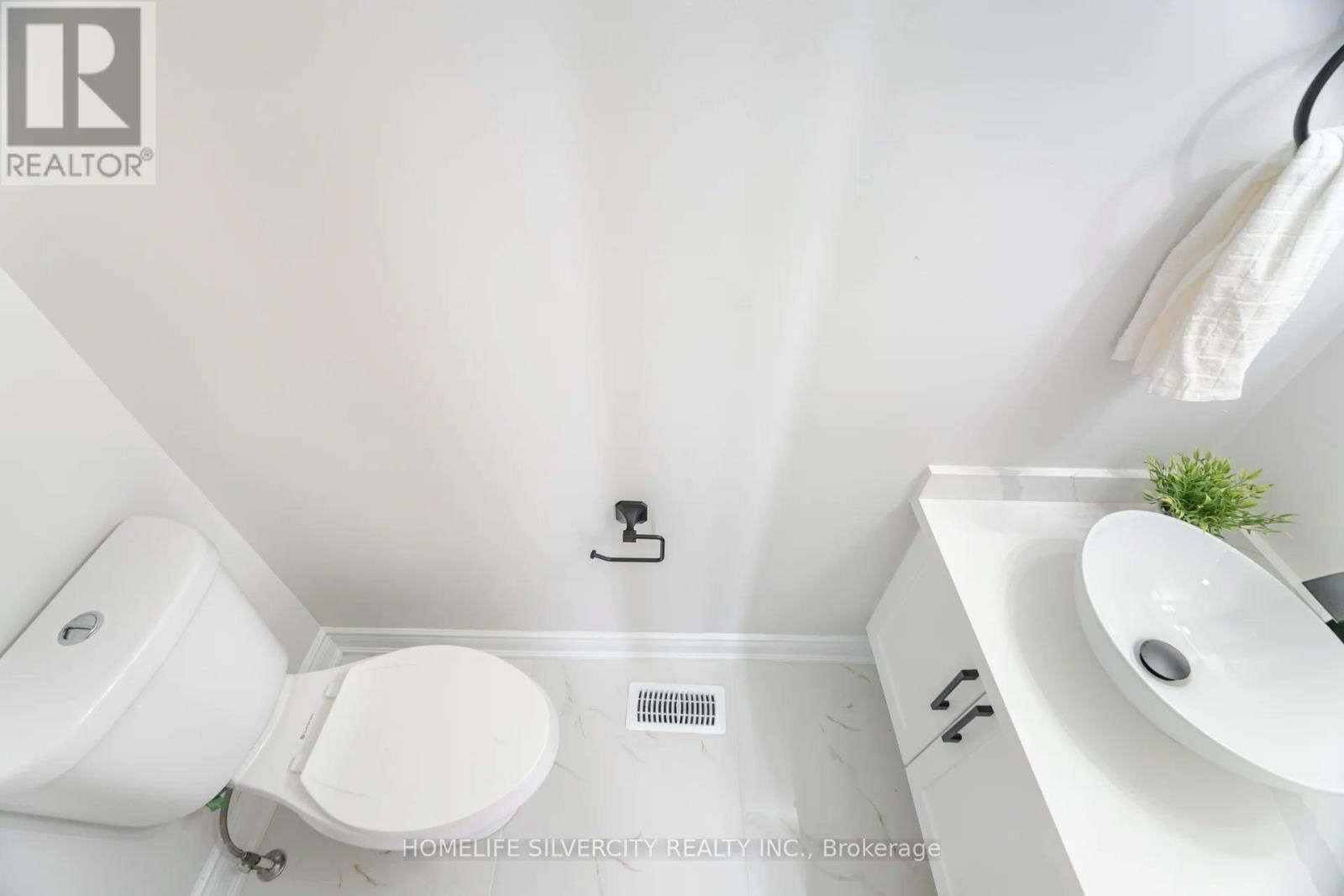 80 SCOTCHMERE CRESCENT Image 17