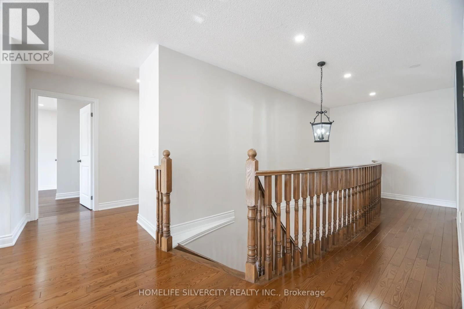 80 SCOTCHMERE CRESCENT Image 20