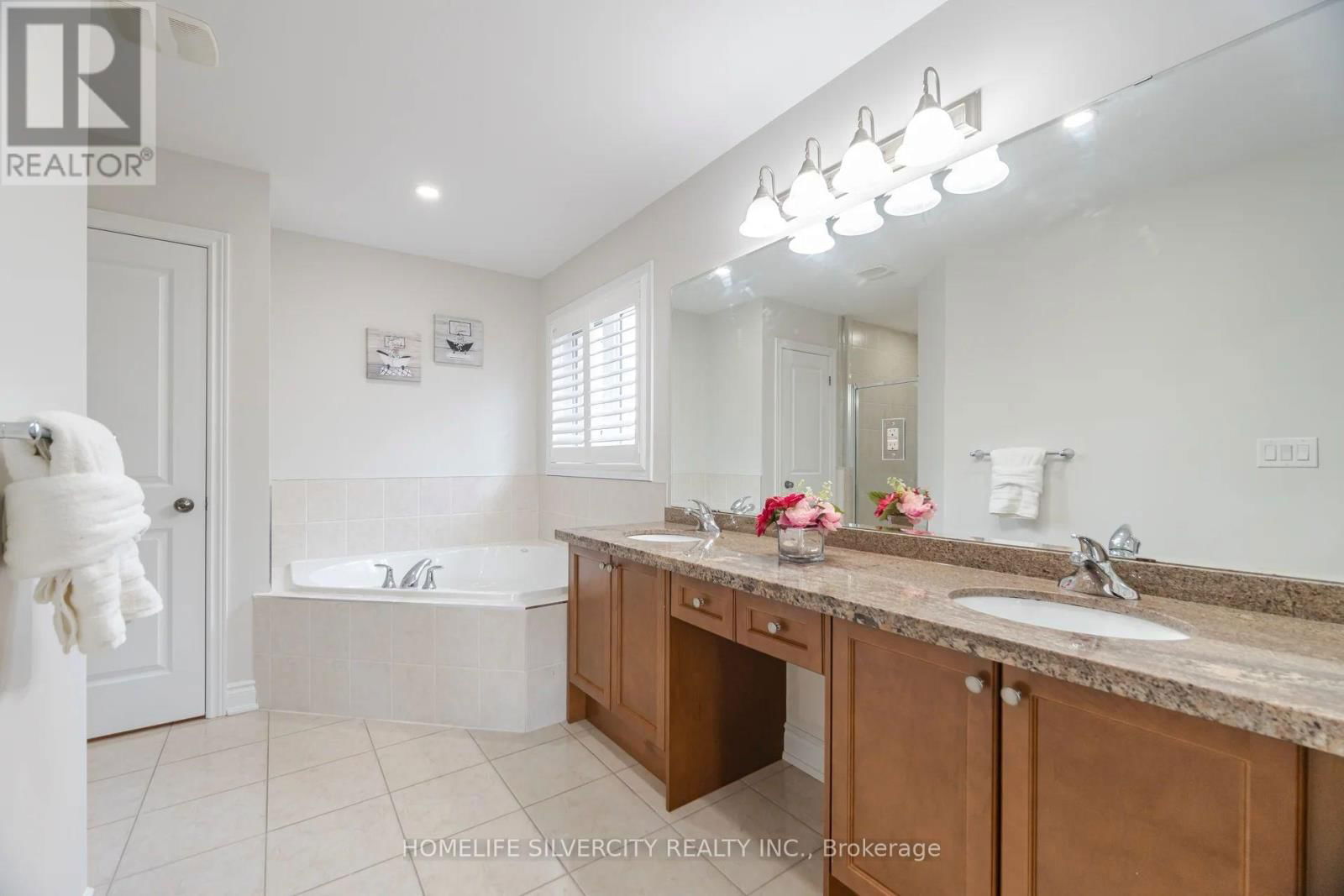 80 SCOTCHMERE CRESCENT Image 24