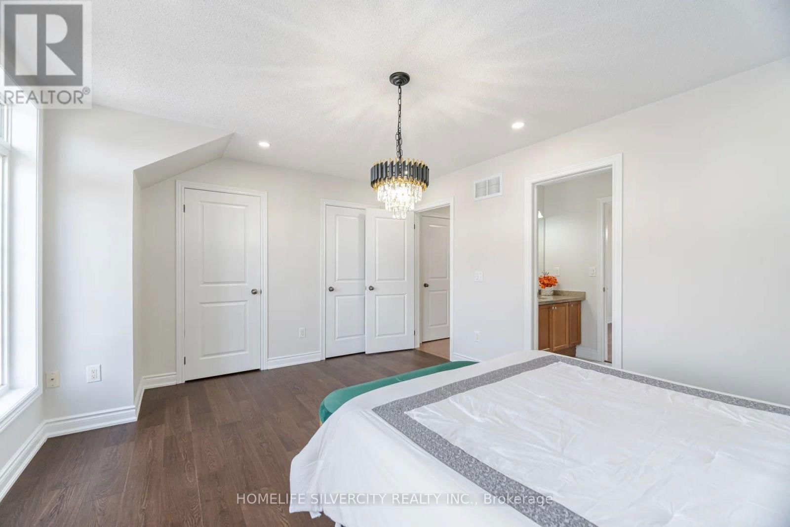 80 SCOTCHMERE CRESCENT Image 28