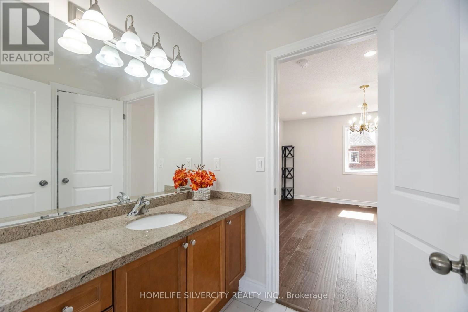 80 SCOTCHMERE CRESCENT Image 29