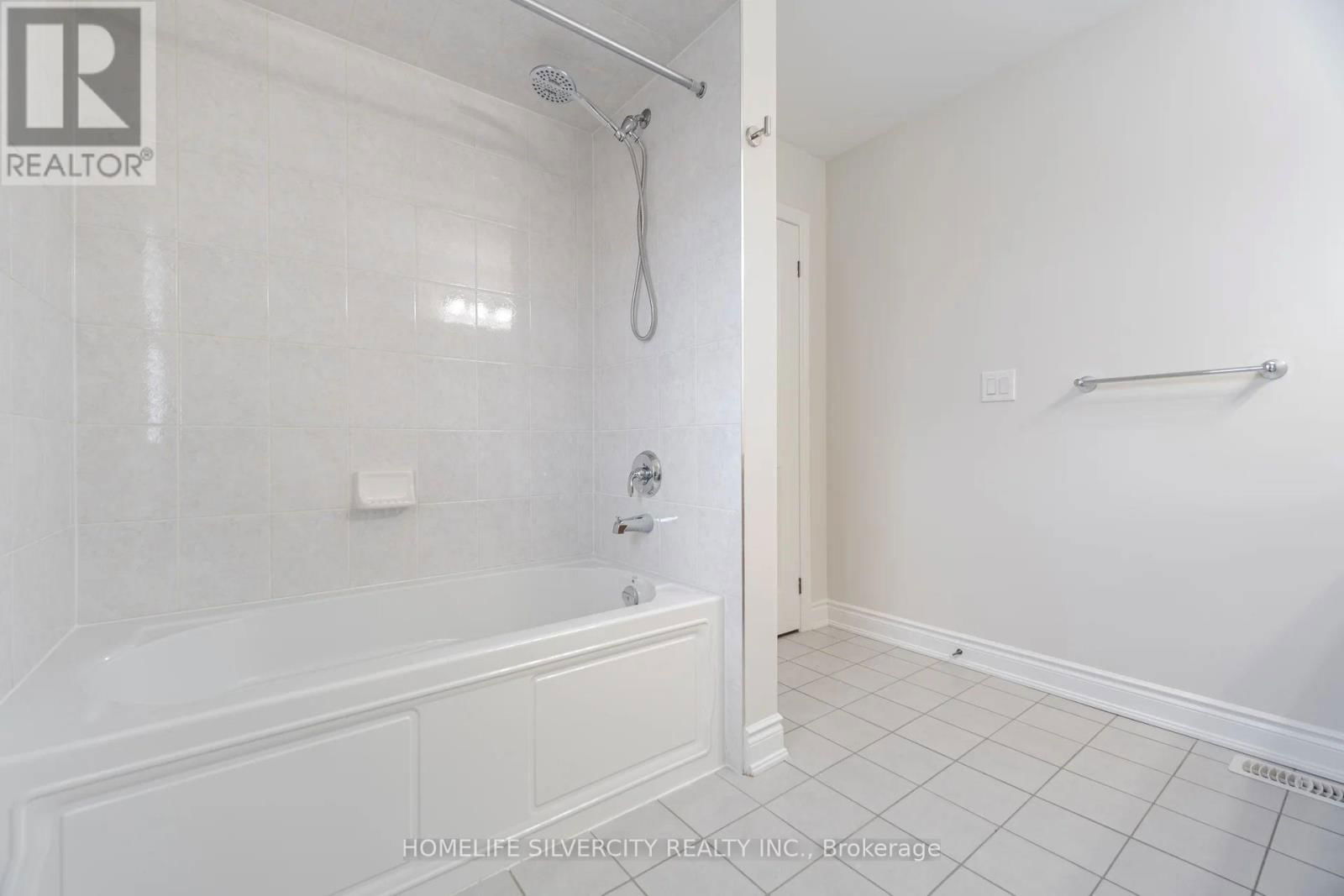 80 SCOTCHMERE CRESCENT Image 37