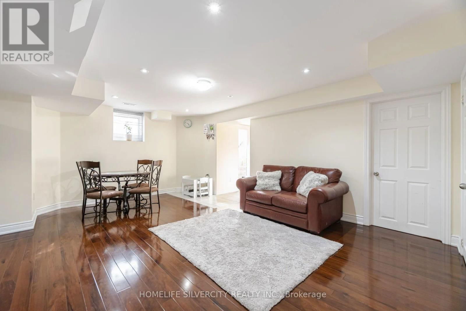 80 SCOTCHMERE CRESCENT Image 41