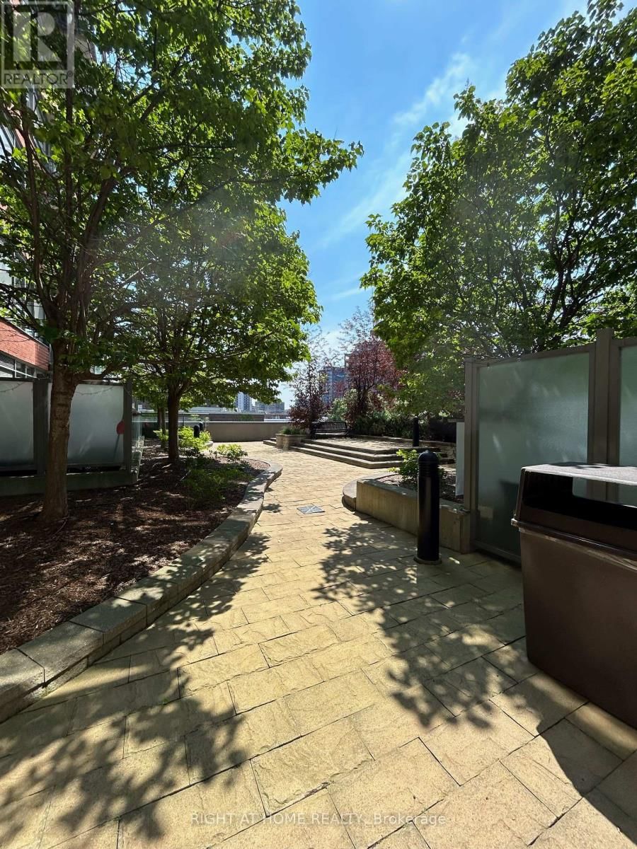 2109 - 38 JOE SHUSTER WAY Image 10