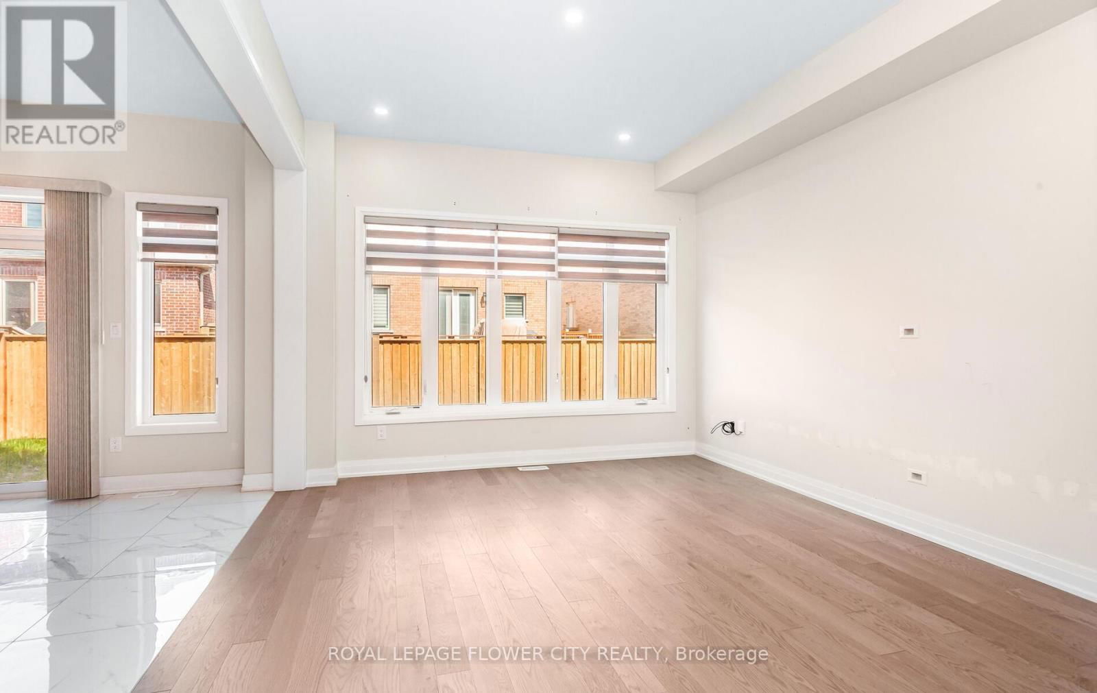 44 ROYAL FERN CRESCENT Image 15