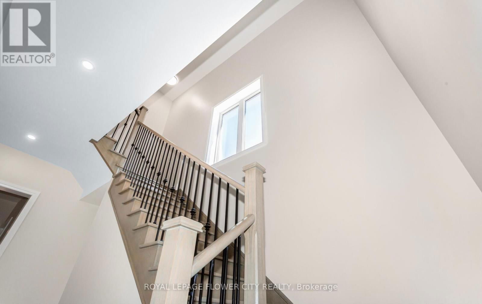 44 ROYAL FERN CRESCENT Image 26