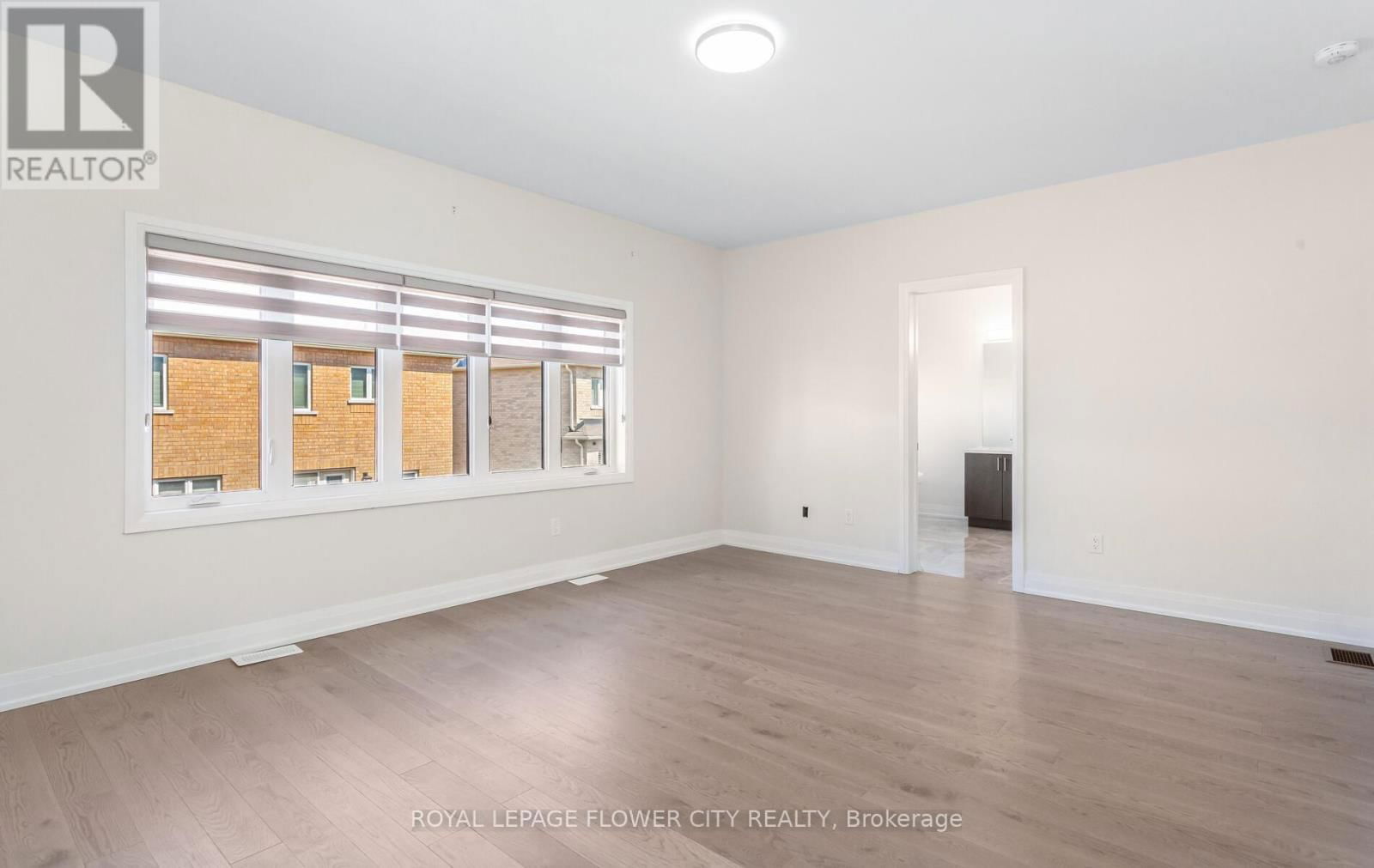 44 ROYAL FERN CRESCENT Image 29