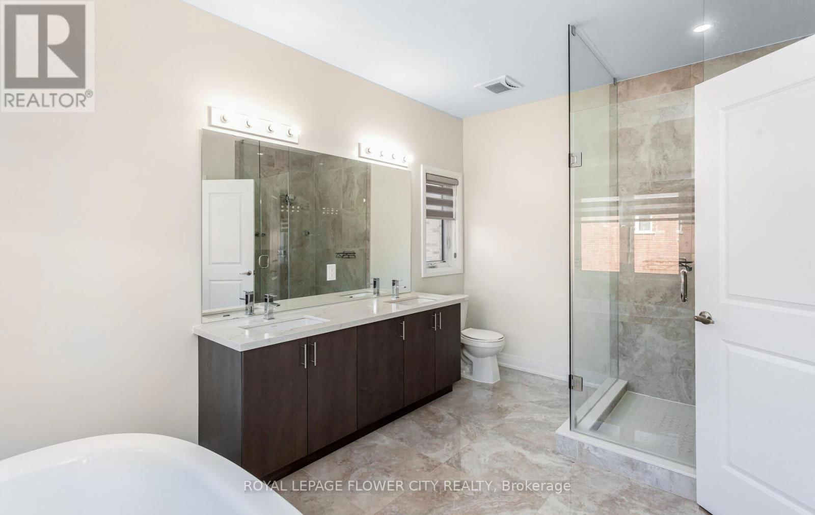44 ROYAL FERN CRESCENT Image 31