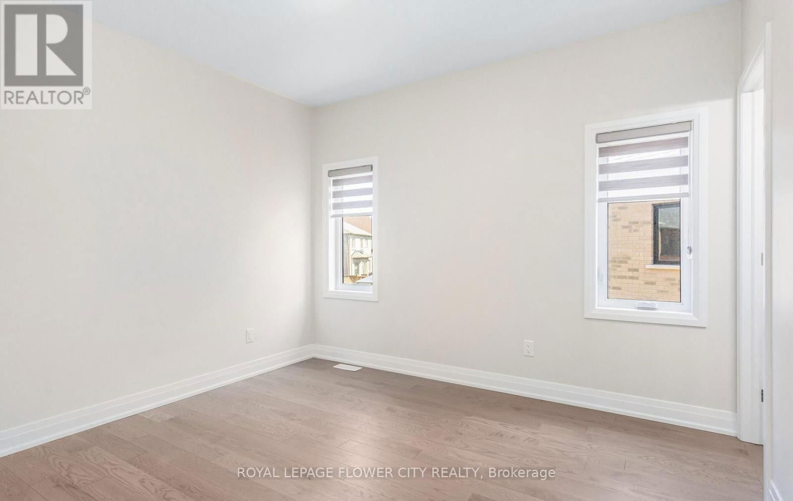 44 ROYAL FERN CRESCENT Image 32