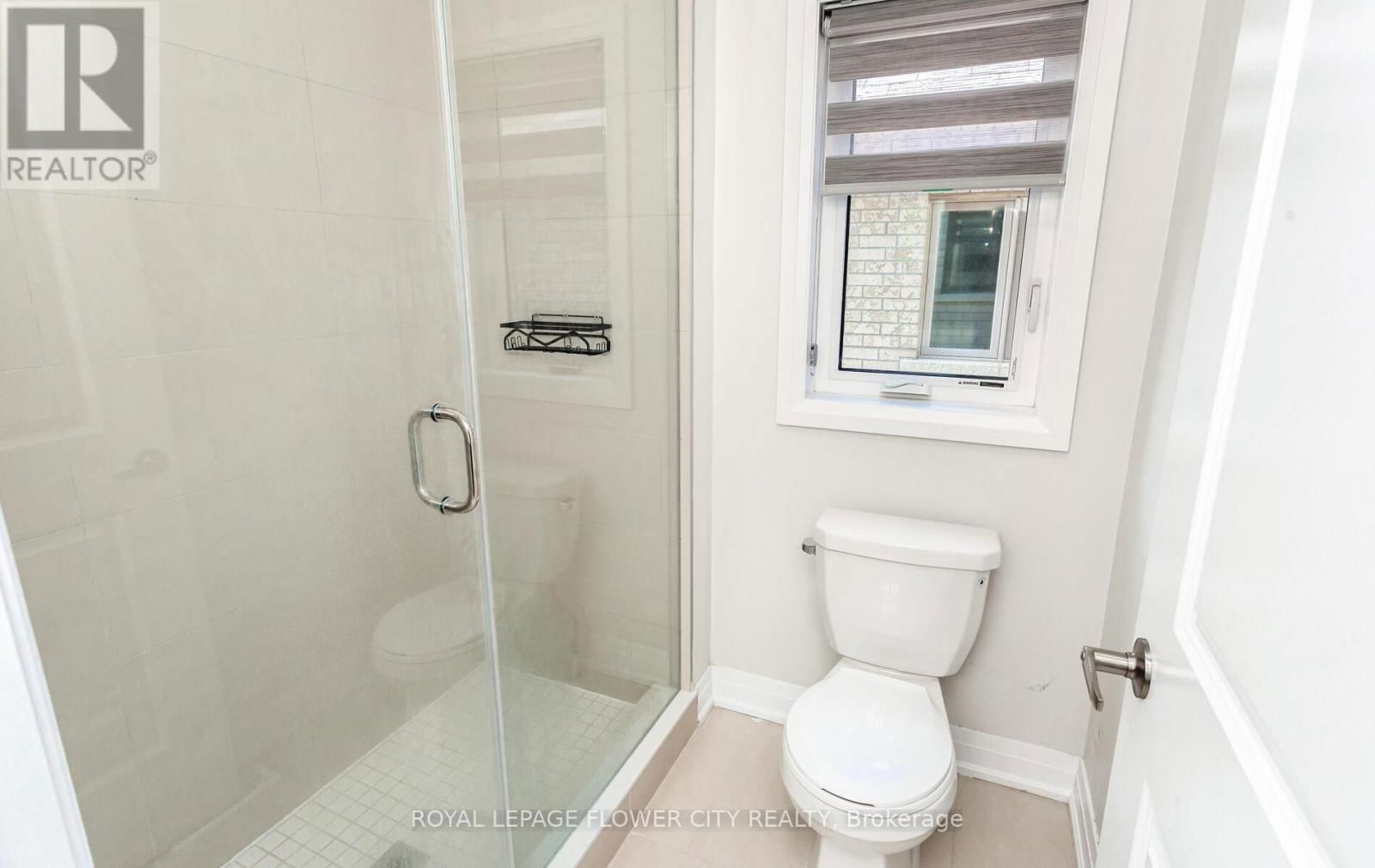 44 ROYAL FERN CRESCENT Image 38