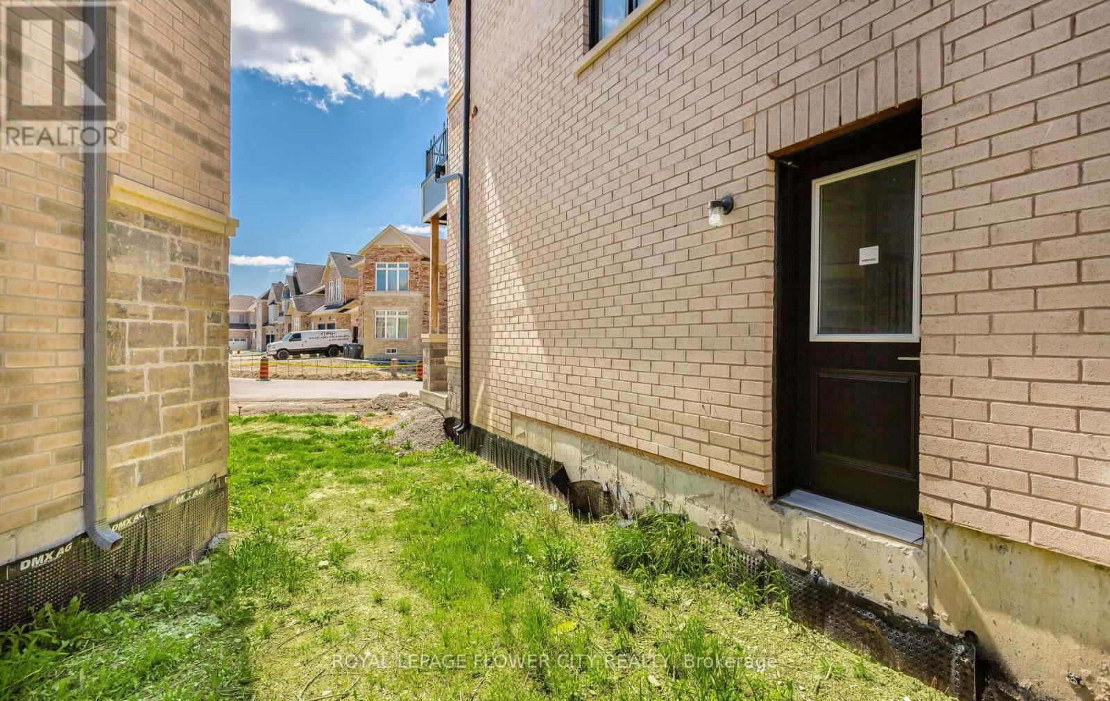 44 ROYAL FERN CRESCENT Image 43