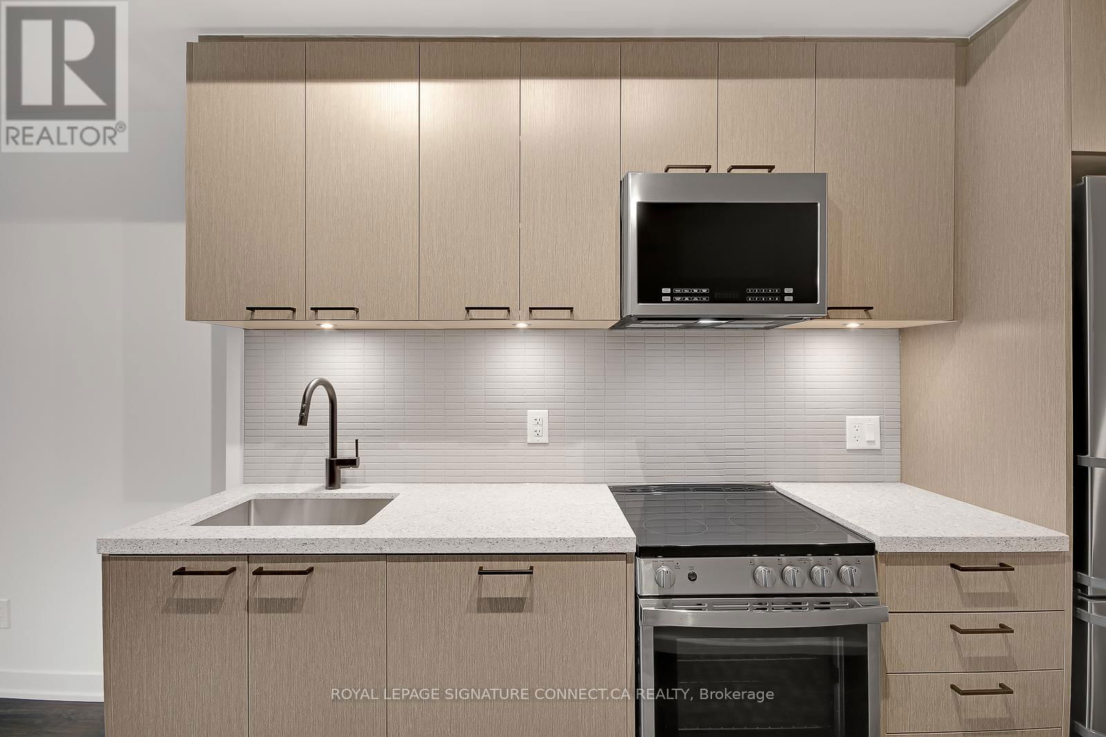 519 - 1808 ST CLAIR AVENUE WEST Image 10
