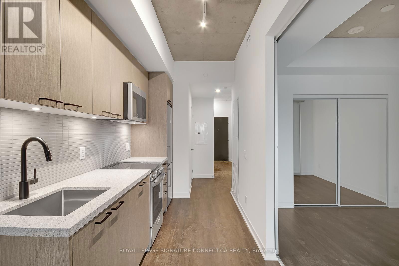 519 - 1808 ST CLAIR AVENUE WEST Image 12