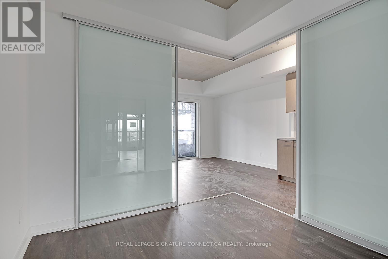519 - 1808 ST CLAIR AVENUE WEST Image 15