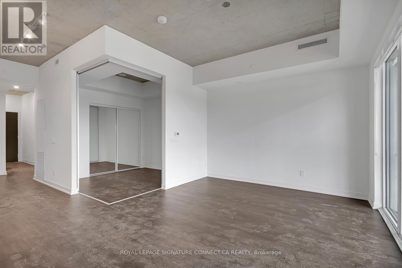 519 - 1808 ST CLAIR AVENUE WEST Image 21