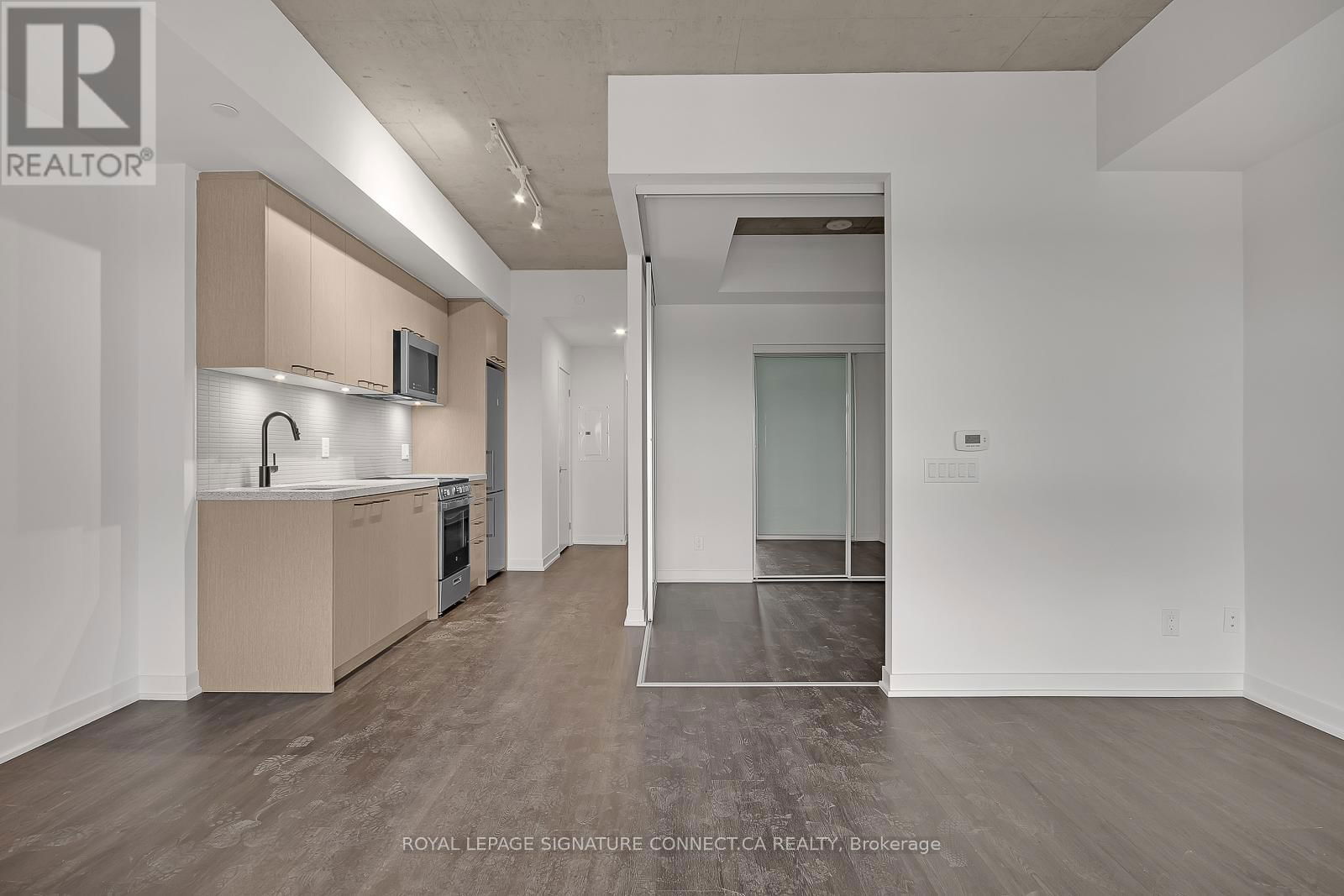 519 - 1808 ST CLAIR AVENUE WEST Image 22