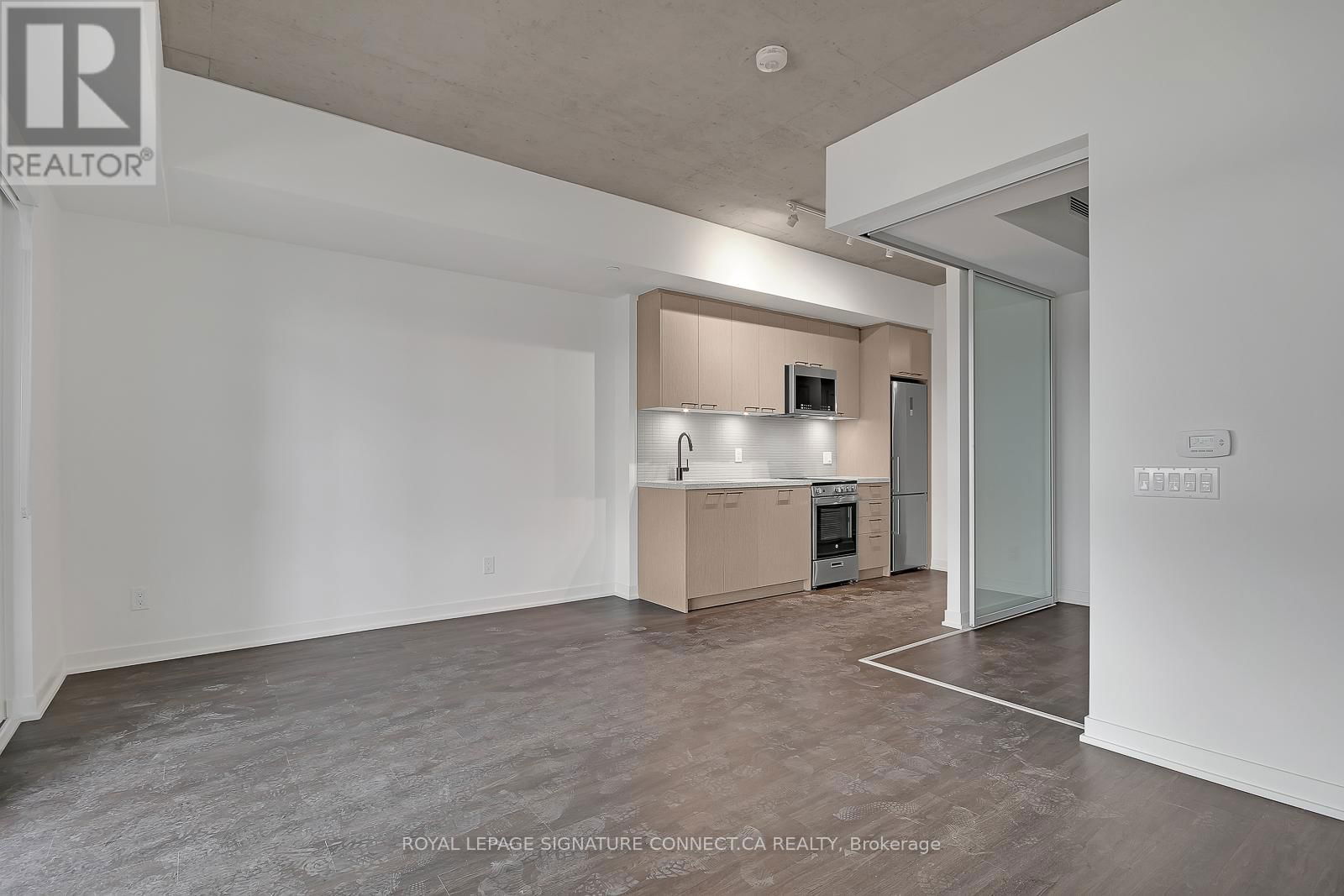 519 - 1808 ST CLAIR AVENUE WEST Image 23